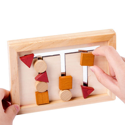 2cm木のMontessoriの赤ん坊のおもちゃの数学の幾何学的な就学前の学習のゲーム