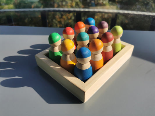種類のPegdollの木の虹のスタッカーの木の記憶棒のゲーム