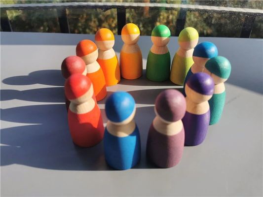 種類のPegdollの木の虹のスタッカーの木の記憶棒のゲーム