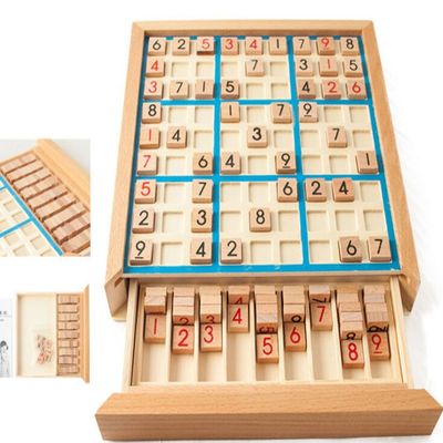 ブナのレジ係3.8cmの木のチェス盤を折る木の駒