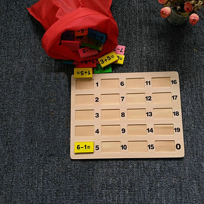 Basswood 120pcの木のドミノのブロックはMontessoriを造る再結集を置いた