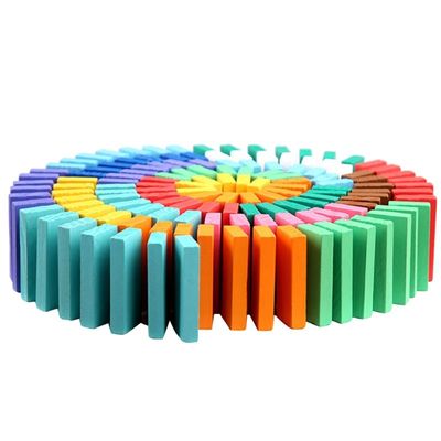 虹は教授をぐらつかせるPuzzle Domino Rallyためのドミノを着色した