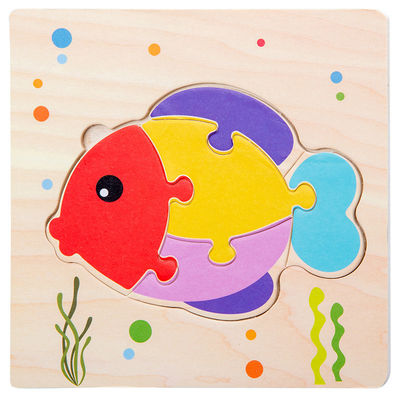 赤ん坊が動物をもてあそぶMontessoriのゲームは3Dが木の漫画の認知の困惑のおもちゃの一致を困惑させる子供を売買する