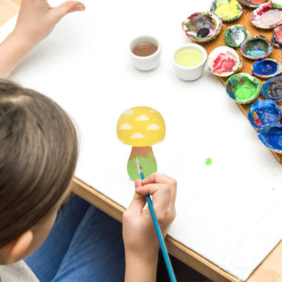 止め釘3cmの自然な未完成の木のきのこは子供の落書きの2.55をもてあそぶ