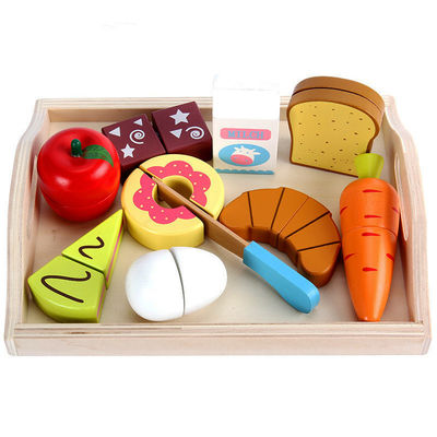 Montessori 9.5cmの木の切断フルーツの磁気野菜おもちゃ