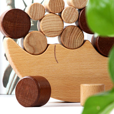子供のMontessoriの木の月のバランスのブロック