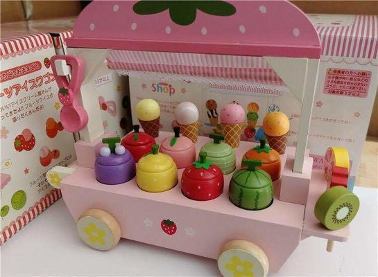 子供の木のシミュレーションのアイスクリーム・コーン機械
