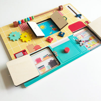 子供の認知の開発の木のMontessoriの活動板