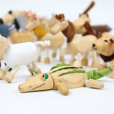 木のシミュレーションの小さい動物のブロックの森林家畜の人形の幼児期のブロック