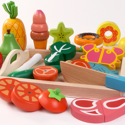 シミュレーションの台所は子供のために教育おもちゃ木のMontessoriのふりをする