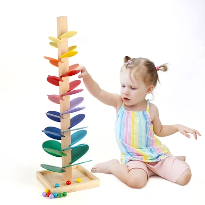 Montessoriの教育おもちゃは大理石の球の操業トラック ゲームの赤ん坊の子供の子供の知性木が付いている木音楽木を妨げる