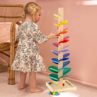 Montessoriの教育おもちゃは大理石の球の操業トラック ゲームの赤ん坊の子供の子供の知性木が付いている木音楽木を妨げる