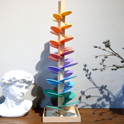 Montessoriの教育おもちゃは大理石の球の操業トラック ゲームの赤ん坊の子供の子供の知性木が付いている木音楽木を妨げる
