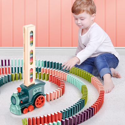 子供の電気木のドミノのブロック自動置く教育DIY