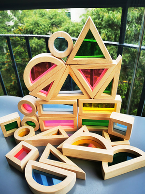 子供のMontessoriの木のおもちゃの感覚的な虹ミラーは教育Bulidingのアクリルのスタッカーを積み重ねる固体ゴム製木を妨げる