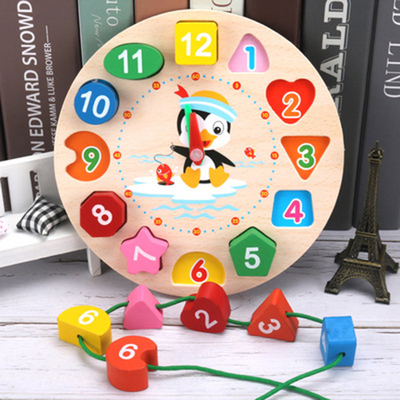 デジタル多彩な木のビーズの時計のMontessoriの動物の教育ビードは時計のおもちゃの子供に一致させる小道具を困惑させる