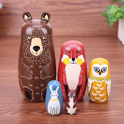 木のロシアの人形のMatryoshkaのハンドメイドの子供のギフト