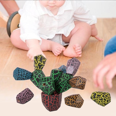 早い教育のためのバランスをとるサボテンの木のMontessoriの赤ん坊のおもちゃ