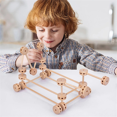 3D構造物の城砦木のBulidingは教育Montessoriを集めるためにDiyを妨げる