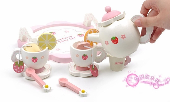 レモン シミュレーションの台所木セットの創造的で白い午後のお茶
