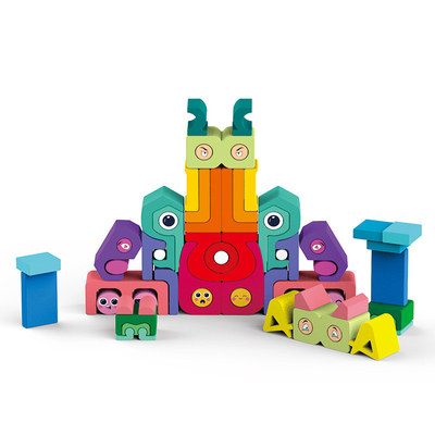 子供の木の虹の教育Montessoriをブロック