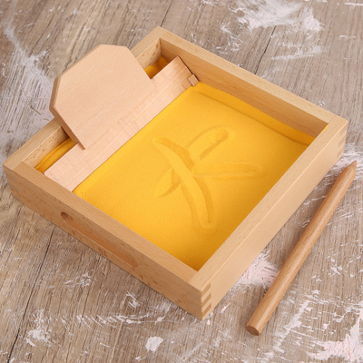 教育おもちゃを教える砂絵画箱のMontessoriのスピーチ