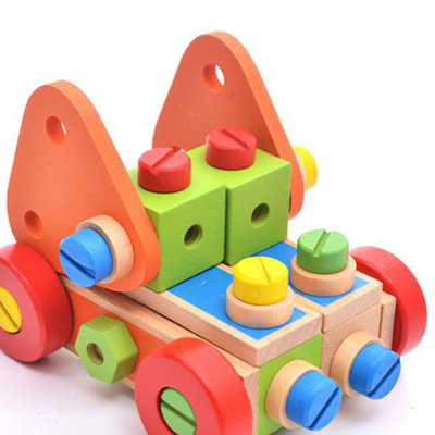 Montessoriの木のブロックのナットはナットねじおもちゃの女の子の男の子のギフトをもてあそぶ
