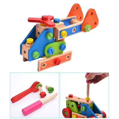 Montessoriの木のブロックのナットはナットねじおもちゃの女の子の男の子のギフトをもてあそぶ